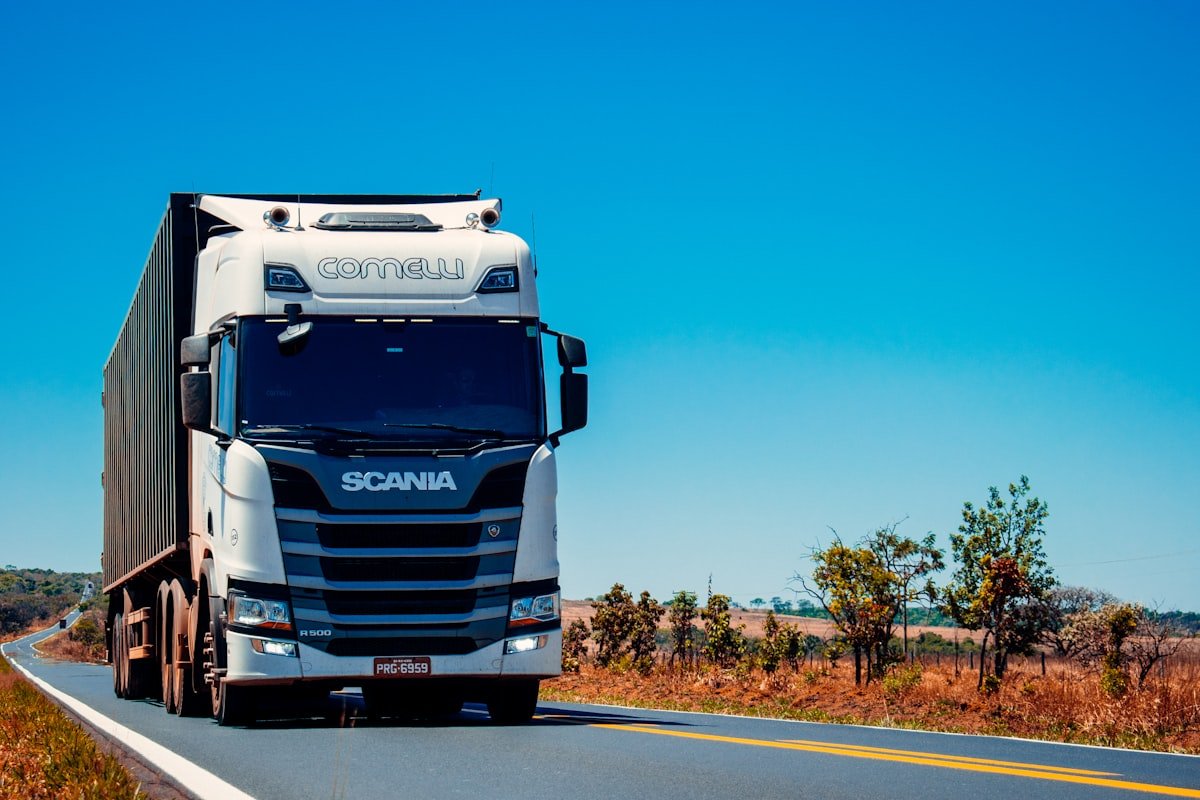 Logistics delivery flatbed truck